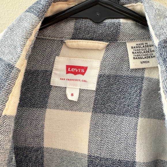 Levi's Light Blue and White Plaid Casual Shirt - Picture 2 of 4